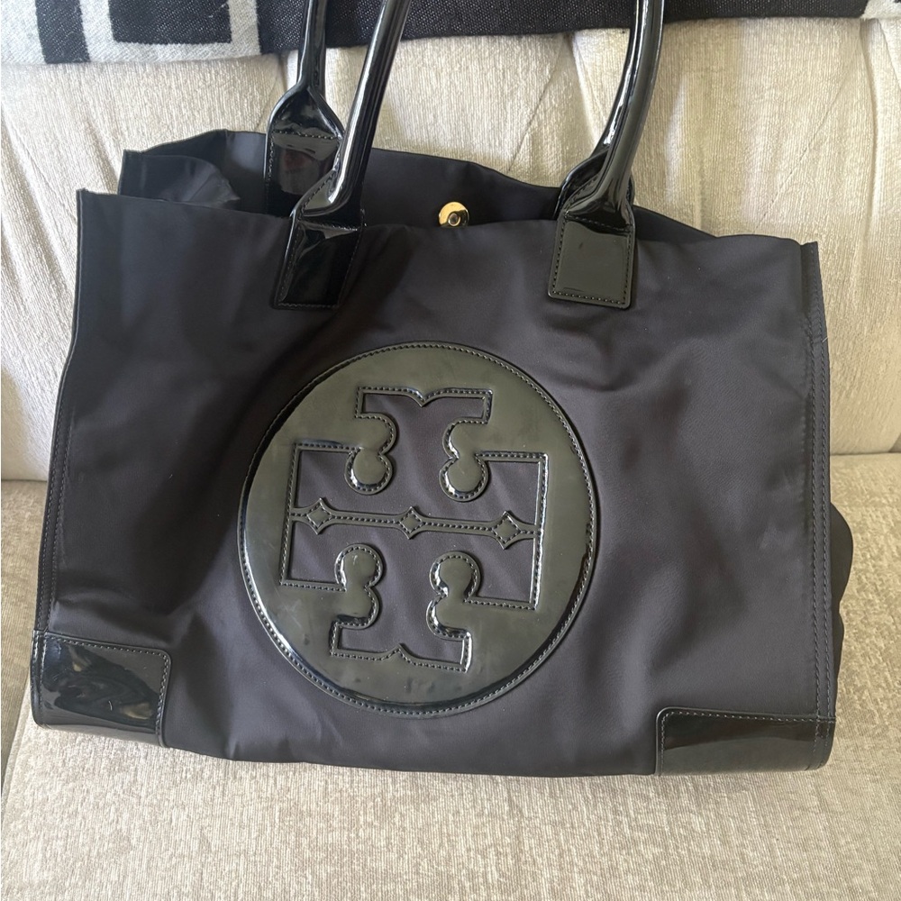 Tory Burch Black Shoulder Bag nylon.